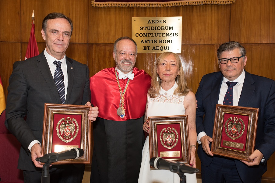 Homenaje en la Facultad al Excmo. Sr. D. José Ramón Navarro Miranda, Presidente de la Audiencia Nacional, y los Ilmos. Sres. Dña. Mª Asunción Mosquera Lourera y D. José Luis Castro Antonio, Magistrados de la Audiencia Nacional
